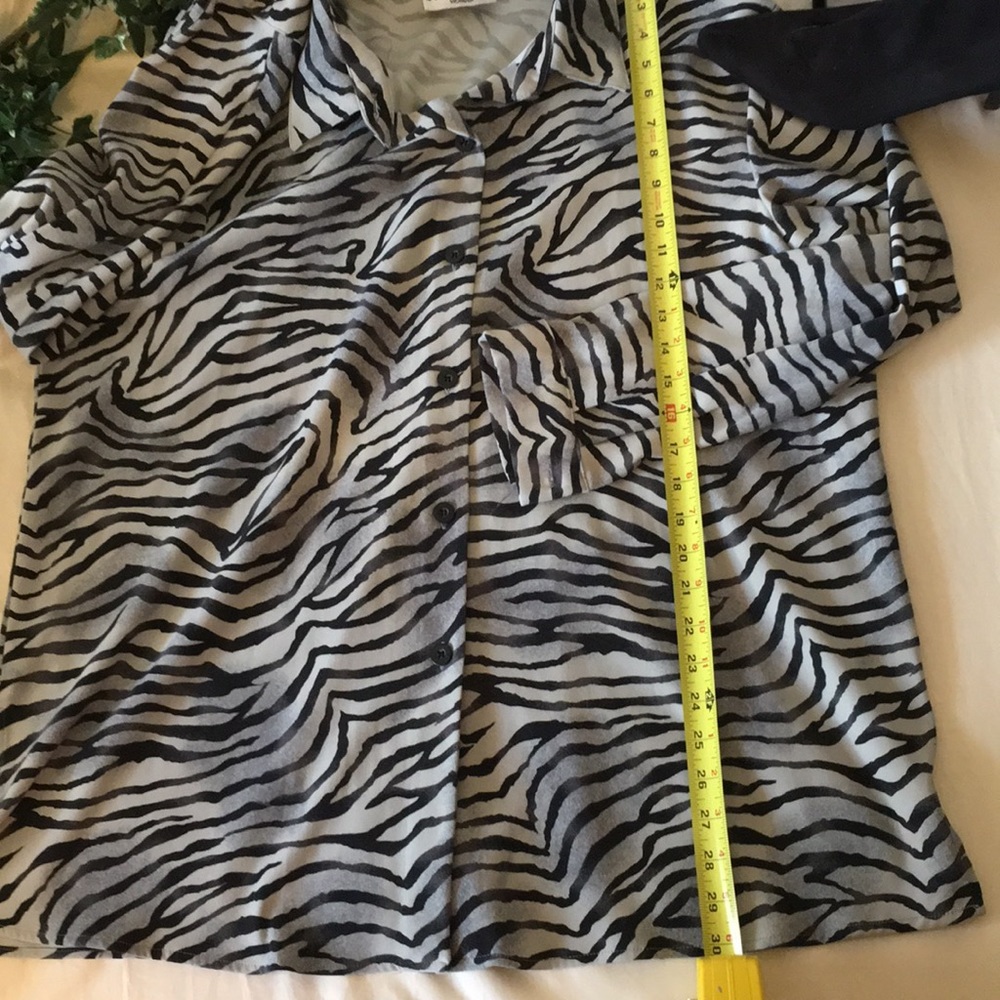 Joan Leslie Zebra Print Blouse - Picture 4 of 7